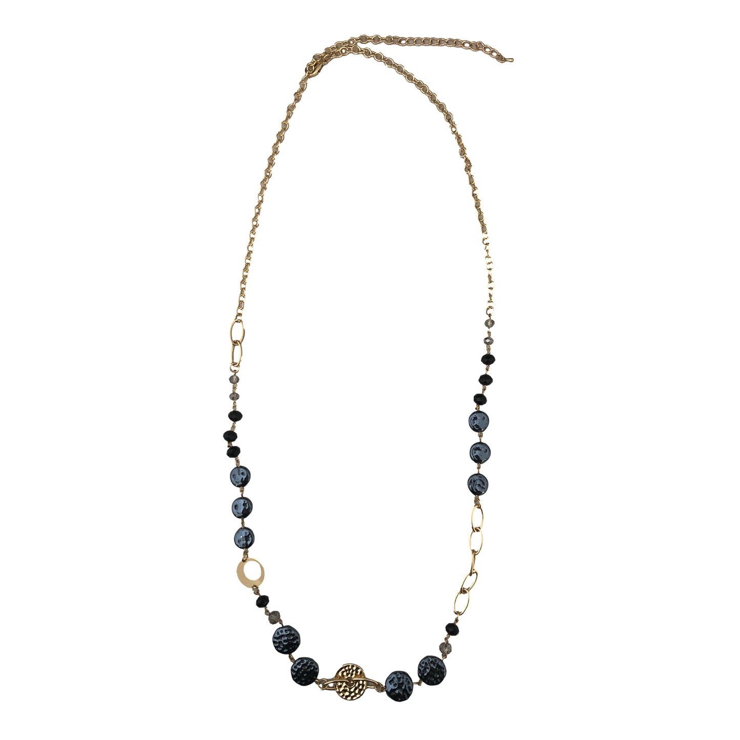 Collana lunga di metallo