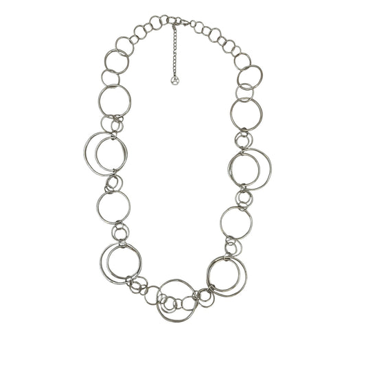 Collana cerchi di metallo